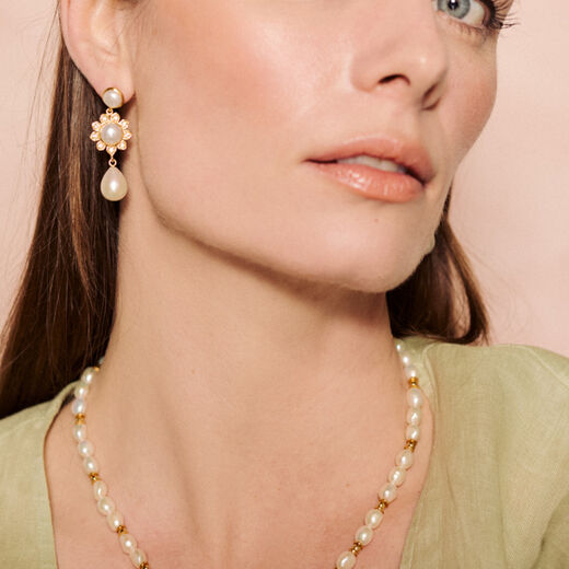 Pearl flower earrings by Carousel Jewels
